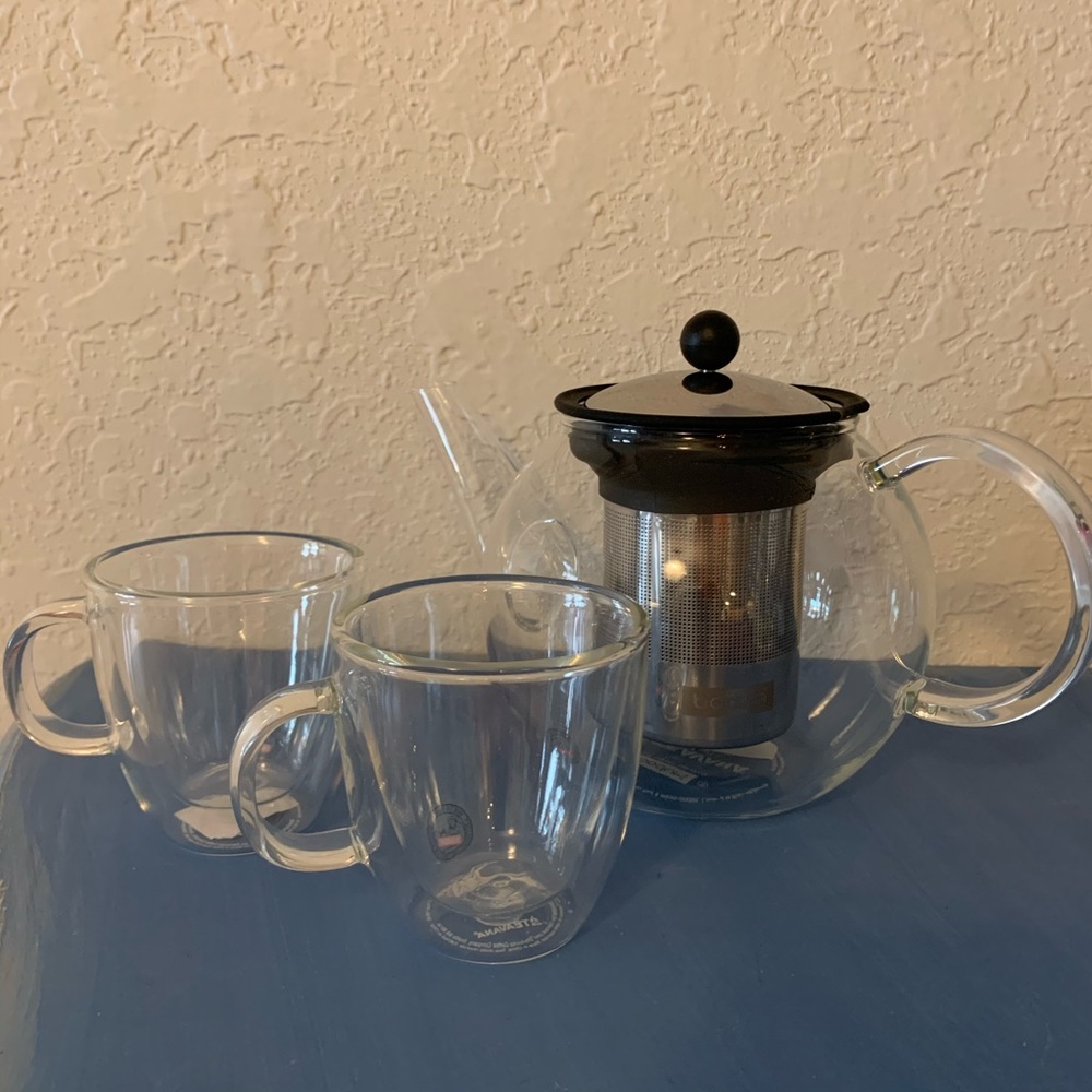 Bodum Loose Assad Glass Tea Pot and Cups